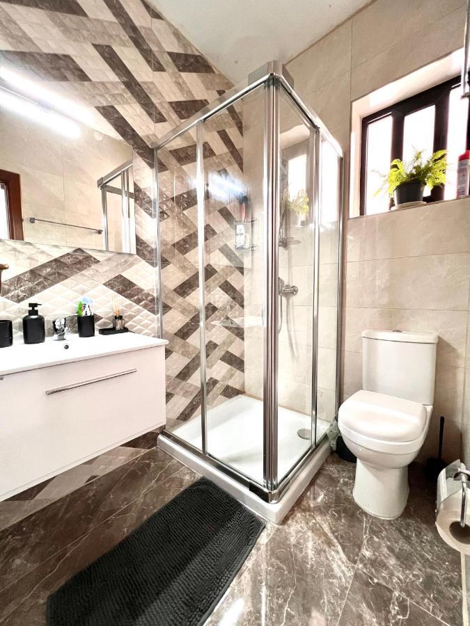 F8 1 Seaview Room, Living And Bathroom Shared , Stjulians Saint Julian's Eksteriør bilde